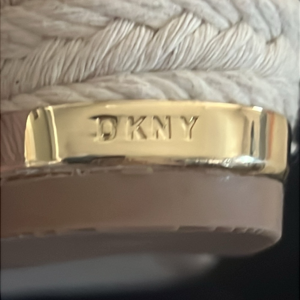 NWT DKNY WEDGES …… - Picture 8 of 10